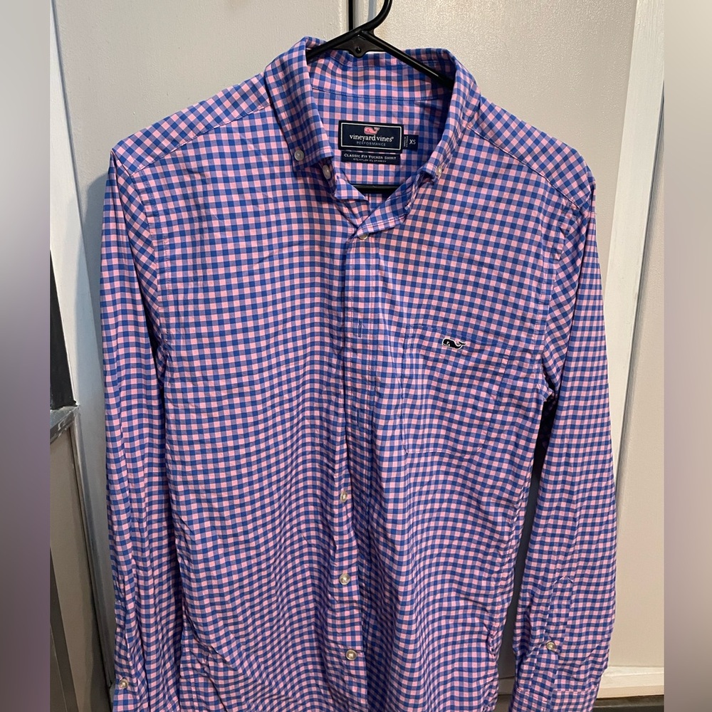 Vineyard Vines Dress Shirt (pink and blue) mens XS